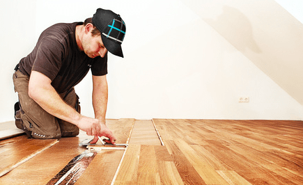 Stylizacja, konserwacja i renowacja drewnianej podłogi