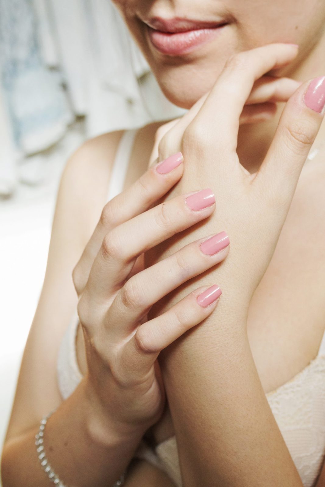Jak zregenerować słabe paznokcie?