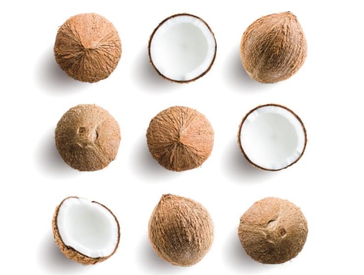 Lubisz zmiany? Olej kokosowy – alternatywa większości kosmetyków do włosów