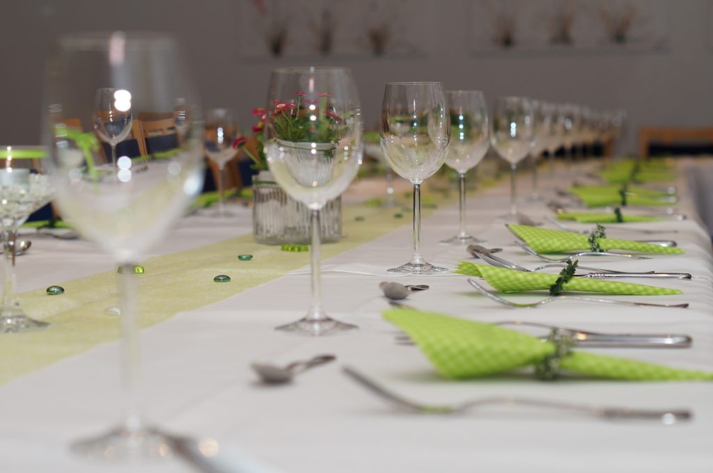 Serwetki ozdobne i dekoracje na stół na każde przyjęcie