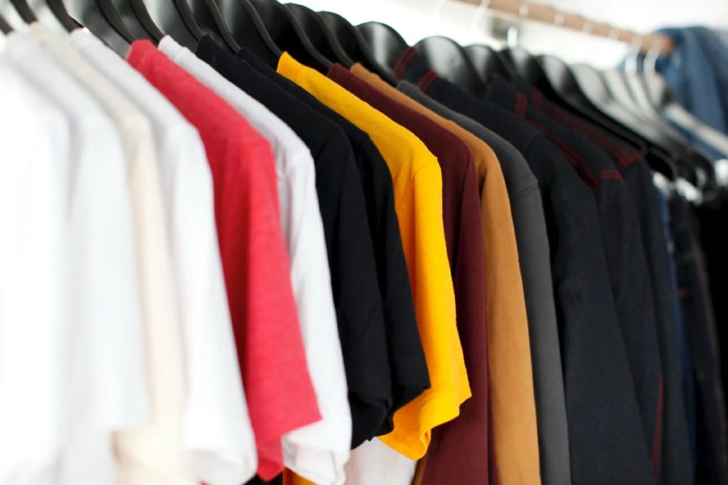 Farbujesz ubrania? Oto 5 zasad, o których musisz pamiętać