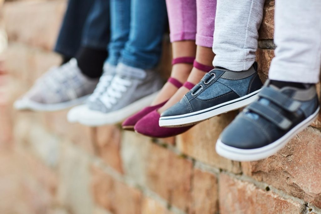 Jak zmierzyć stopę dziecka, aby odpowiednio dobrać rozmiar buta?