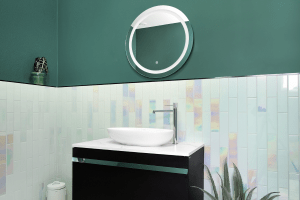 kolorowe-plytki-do-lazienki-prostokatne-metropolis-holo-green-na-scianie-raw-decor