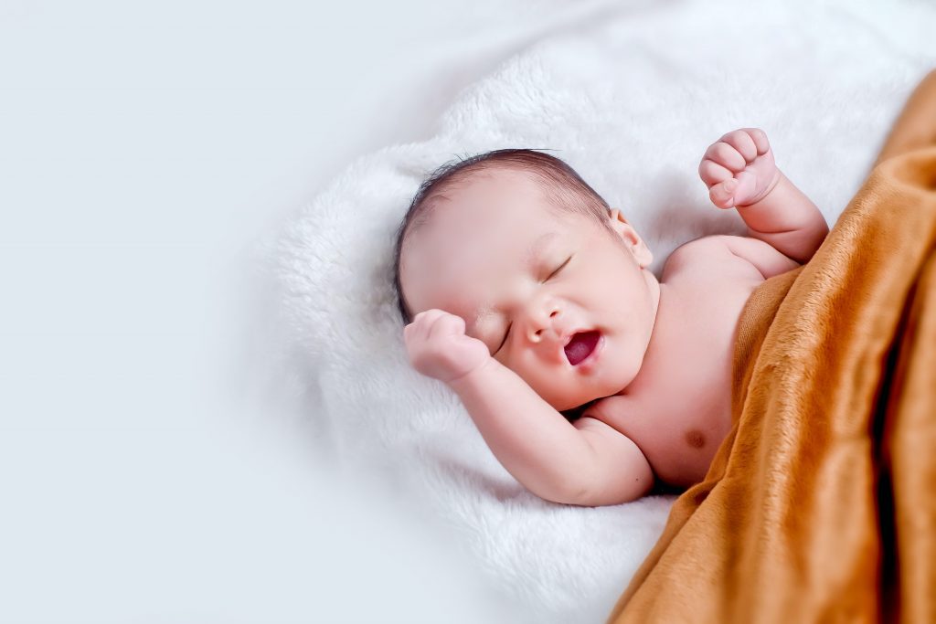 Co zrobić, żeby niemowlę przespało całą noc?